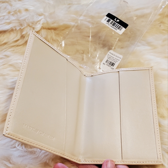 Mark & Graham Fillmore Vegan Leather Passport Holder "TPB" - blush - Picture 6 of 8